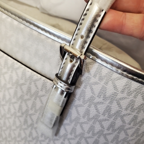 NWT Michael Kors Jet Set Girls Medium Csrry All Tote, Retail $368 - Picture 9 of 11